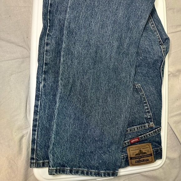 Wrangler Jeans - Picture 2 of 4